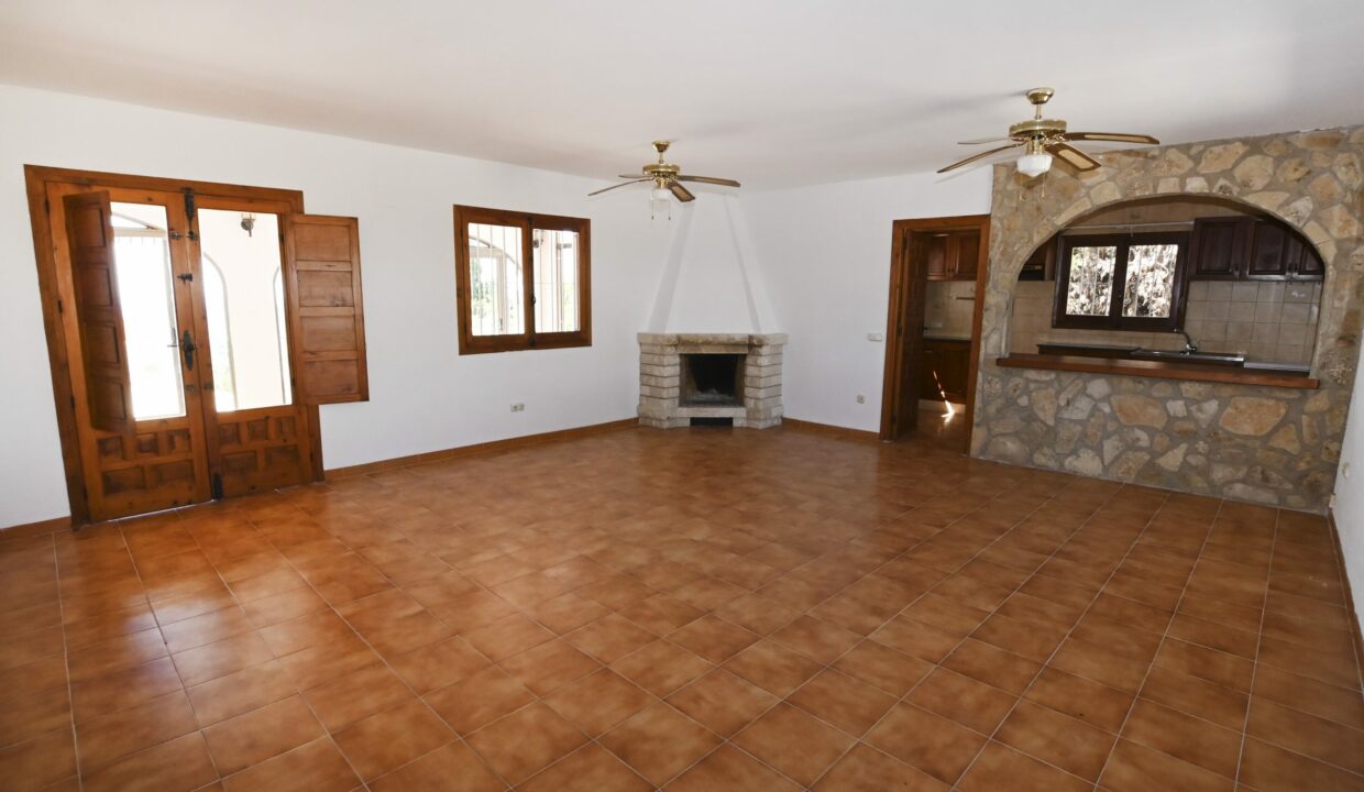 11.-COLINA-DEL-SOL-SALON-scaled