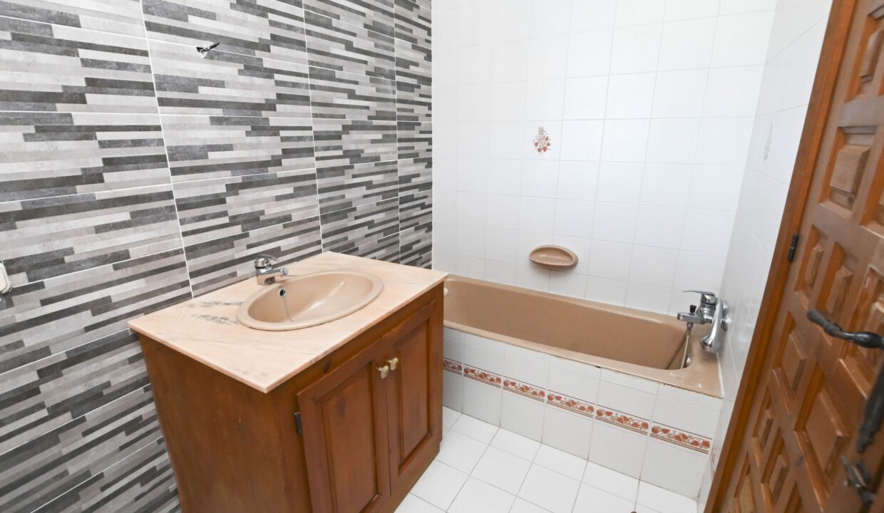19.-COLINA-DEL-SOL-BANO-EN-SUITE-scaled